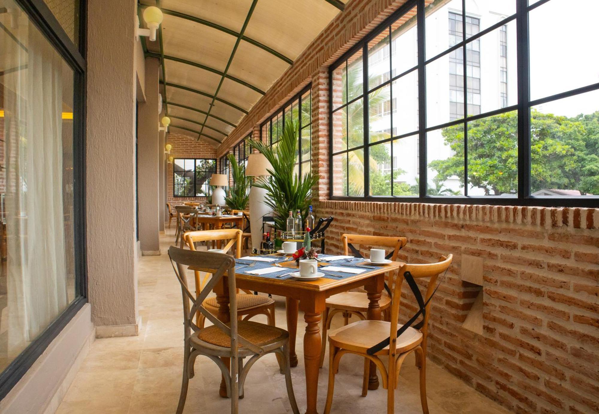 Hotel Caribe By Faranda Grand, A Member Of Radisson Individuals Cartagena Ngoại thất bức ảnh A balcony